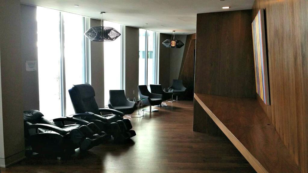 Pelicanstay In Toronto Entertainment District エクステリア 写真
