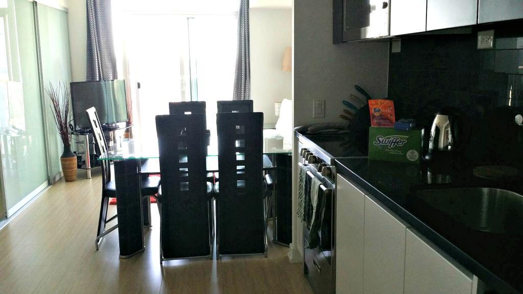 Pelicanstay In Toronto Entertainment District エクステリア 写真